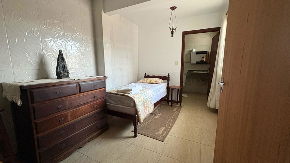 Dormit&oacute;rio 02 (su&iacute;te)