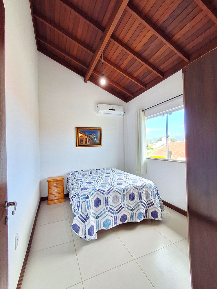 Dormit&oacute;rio 02