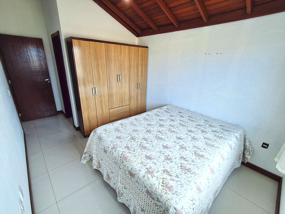 Dormit&oacute;rio 04 (su&iacute;te)