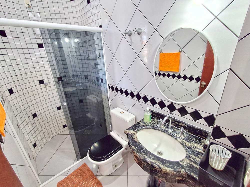 Banheiro (suíte 01)