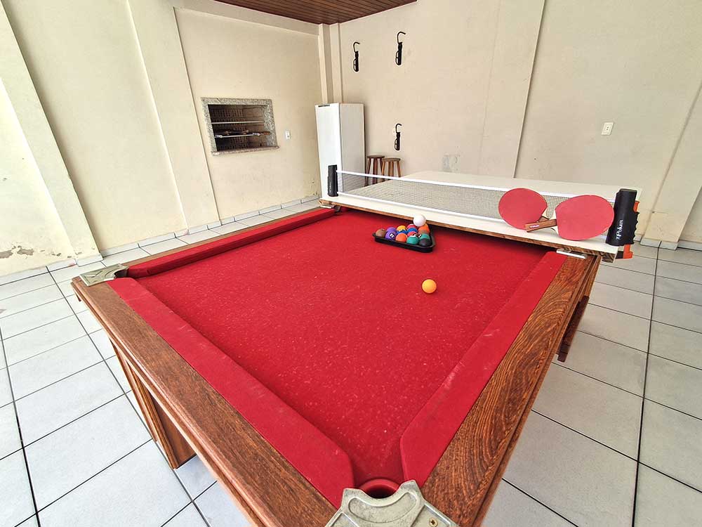 Mesa de sinuca e ping-pong